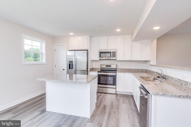 97 MOSES DR, Martinsburg, WV 25405
