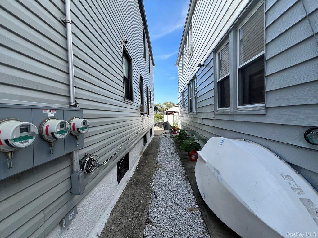 10710 142nd Street, Jamaica, NY 11435 — photo 3