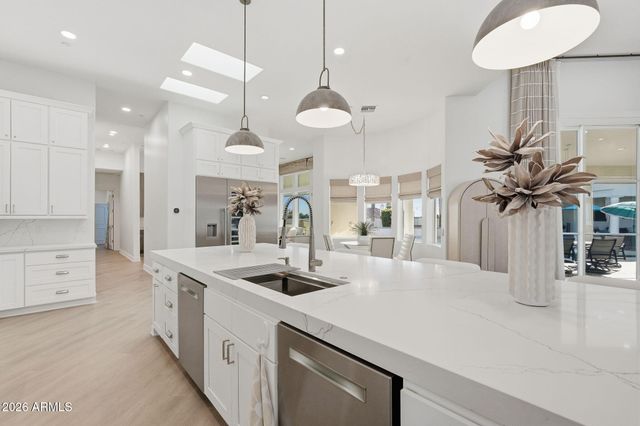 10651 E CACTUS Road, Scottsdale, AZ 85259