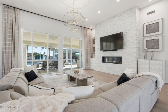 10651 E CACTUS Road, Scottsdale, AZ 85259