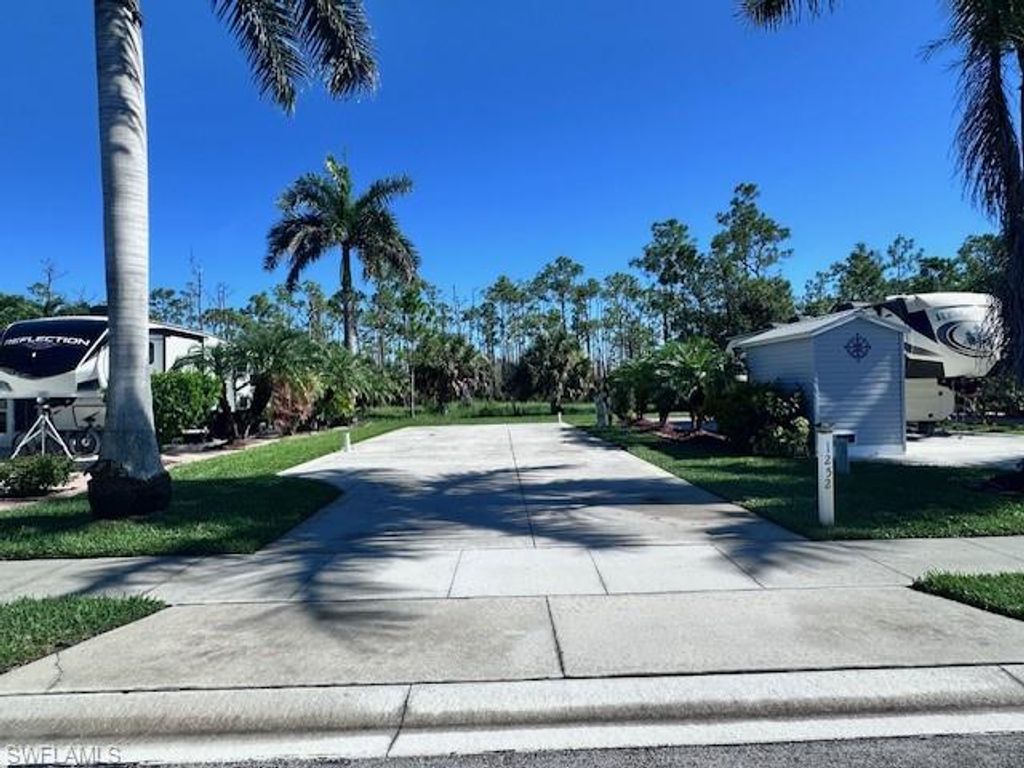 1252 Diamond Lake CIR, NAPLES, FL 34114 — photo 2