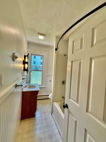 9 Buxton Court 9, Andover, MA 01810