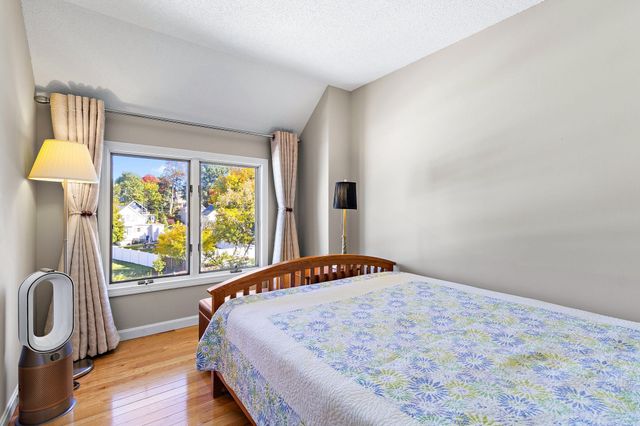 10 Eugene St 10, Lowell, MA 01852