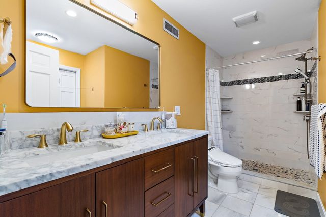 10 Eugene St 10, Lowell, MA 01852