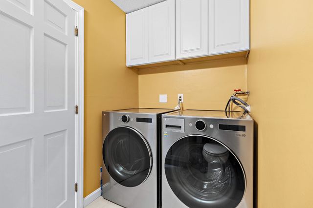 10 Eugene St 10, Lowell, MA 01852