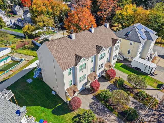 10 Eugene St 10, Lowell, MA 01852