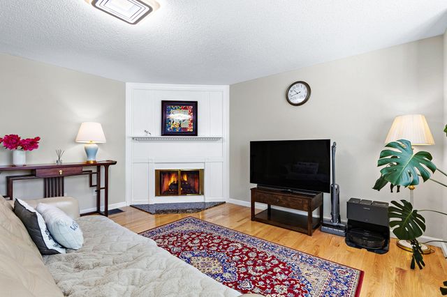 10 Eugene St 10, Lowell, MA 01852