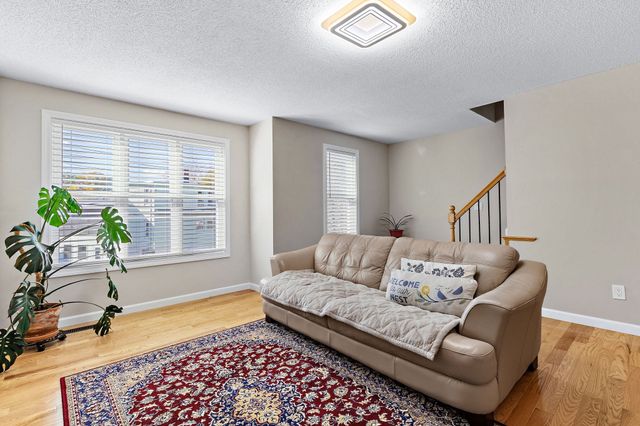 10 Eugene St 10, Lowell, MA 01852