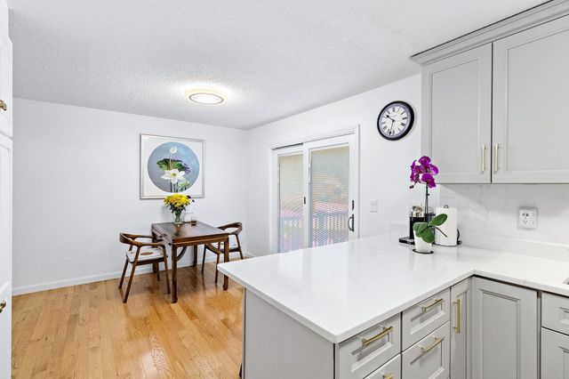 10 Eugene St 10, Lowell, MA 01852