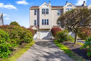 10 Eugene St 10, Lowell, MA 01852