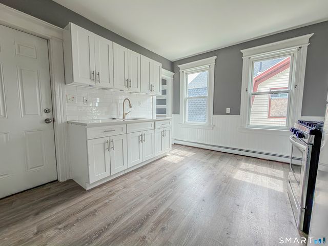 15 Elmwood Avenue 3, Bridgeport, CT 06605