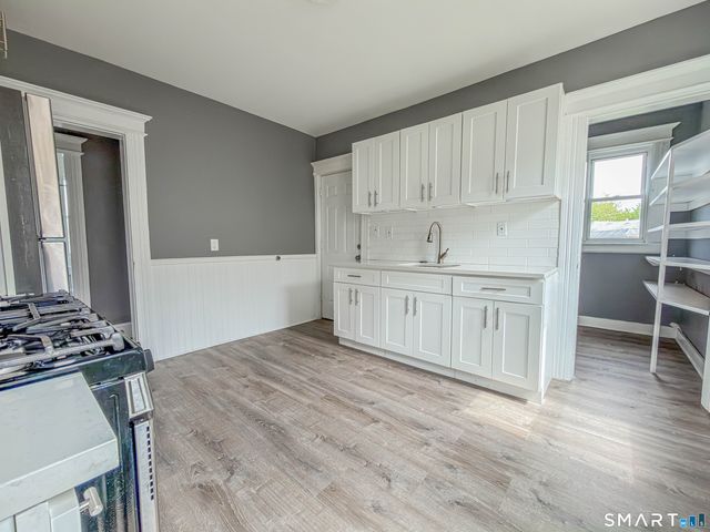 15 Elmwood Avenue 3, Bridgeport, CT 06605