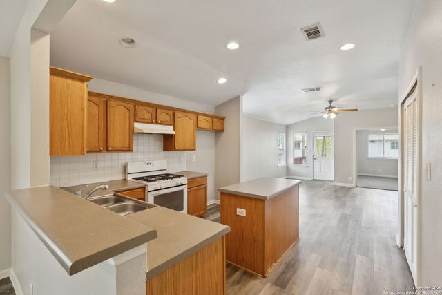 5503 FORRESTER LN, San Antonio, TX 78247