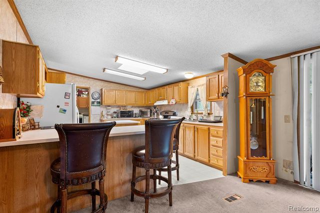 19074 Sumpter Road, Belleville, MI 48111