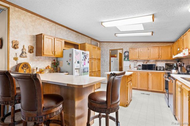 19074 Sumpter Road, Belleville, MI 48111