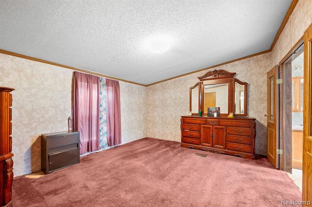 19074 Sumpter Road, Belleville, MI 48111