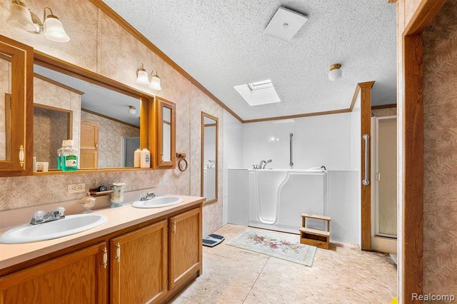 19074 Sumpter Road, Belleville, MI 48111