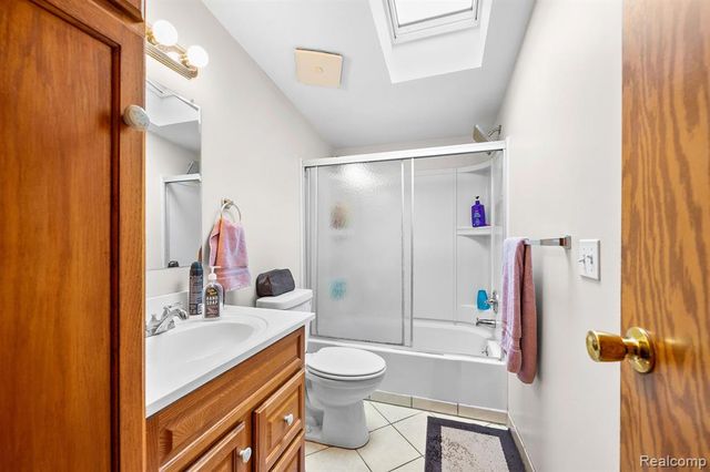 19074 Sumpter Road, Belleville, MI 48111