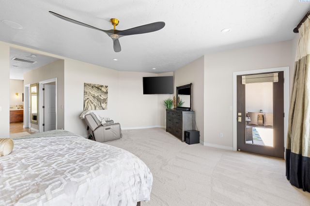 4002 W 43rd Avenue, Kennewick, WA 99337