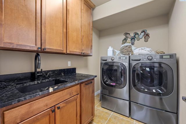 4002 W 43rd Avenue, Kennewick, WA 99337