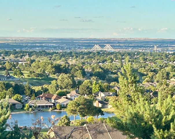 4002 W 43rd Avenue, Kennewick, WA 99337