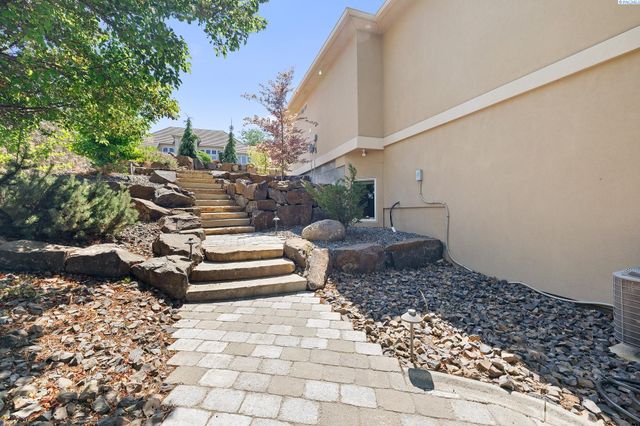 4002 W 43rd Avenue, Kennewick, WA 99337