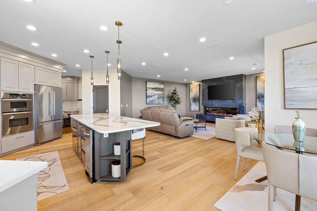 4002 W 43rd Avenue, Kennewick, WA 99337