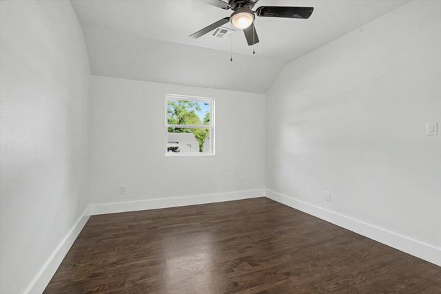 1040 N New Haven Avenue, Tulsa, OK 74115