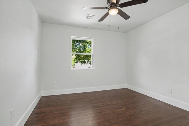 1040 N New Haven Avenue, Tulsa, OK 74115