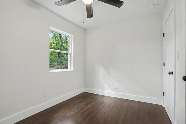 1040 N New Haven Avenue, Tulsa, OK 74115