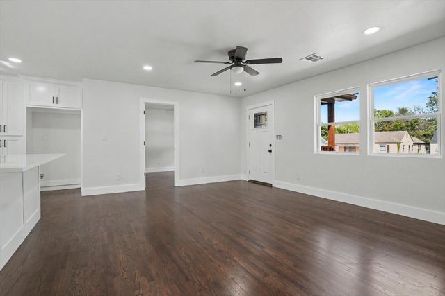 1040 N New Haven Avenue, Tulsa, OK 74115
