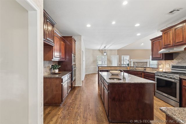 8240 Overlook Trail, Claremore, OK 74019