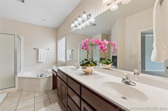 8240 Overlook Trail, Claremore, OK 74019