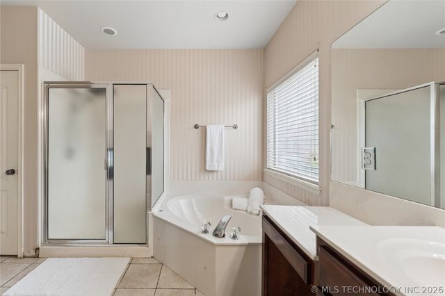 8240 Overlook Trail, Claremore, OK 74019