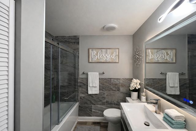 17718 Ridgewood Drive, Hazel Crest, IL 60429