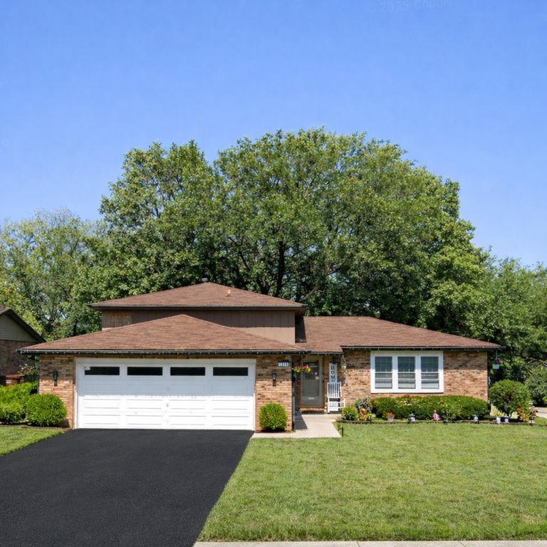 17718 Ridgewood Drive, Hazel Crest, IL 60429