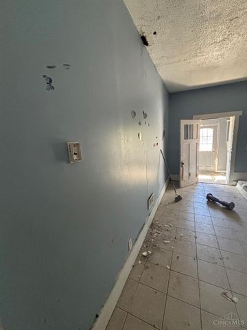 3836 Llewellyn Avenue, Cincinnati, OH 45223