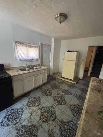 3836 Llewellyn Avenue, Cincinnati, OH 45223