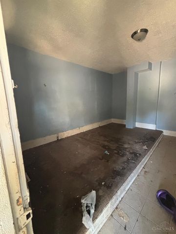 3836 Llewellyn Avenue, Cincinnati, OH 45223