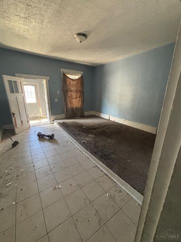 3836 Llewellyn Avenue, Cincinnati, OH 45223