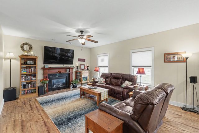 405 NE Fox Run Trail, Waukee, IA 50263