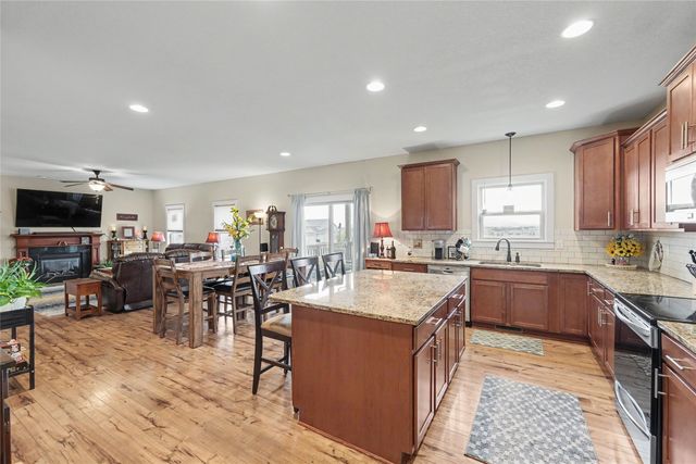 405 NE Fox Run Trail, Waukee, IA 50263