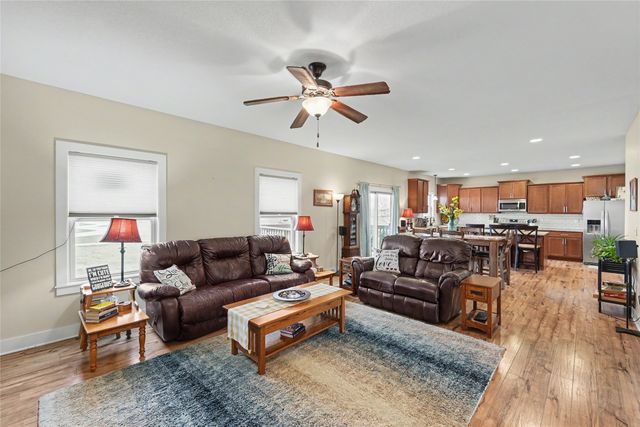 405 NE Fox Run Trail, Waukee, IA 50263