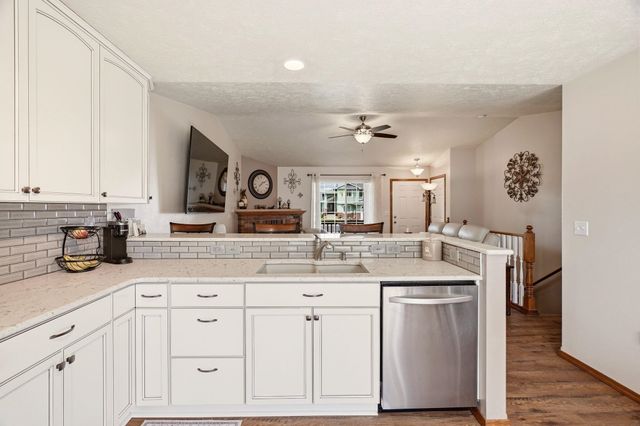 1512 E Houghton Ct, Spokane, WA 99217