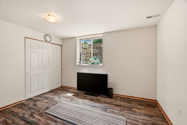 1512 E Houghton Ct, Spokane, WA 99217