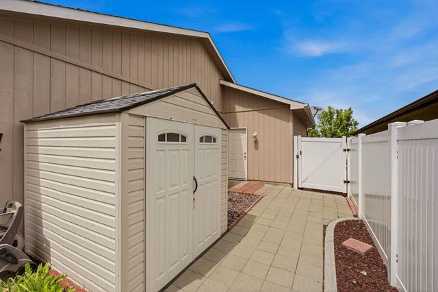 1512 E Houghton Ct, Spokane, WA 99217