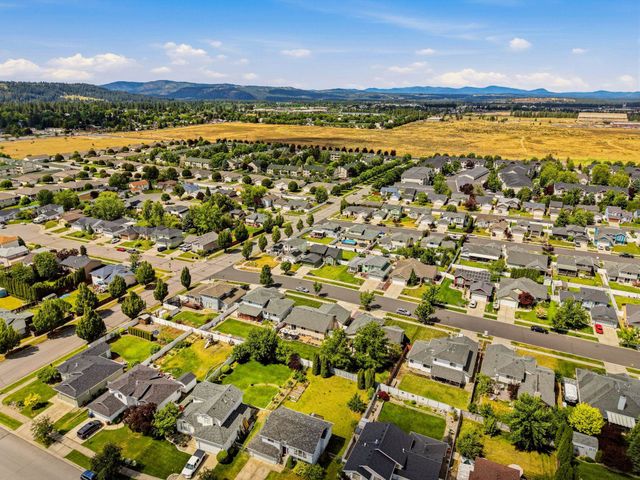 1512 E Houghton Ct, Spokane, WA 99217