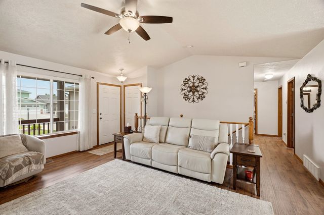 1512 E Houghton Ct, Spokane, WA 99217