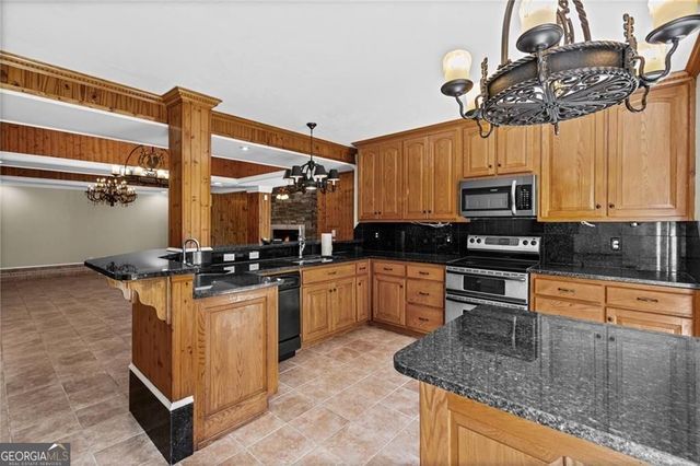7488 Shadburn Ferry Road, Cumming, GA 30041