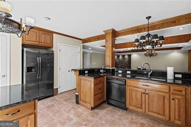 7488 Shadburn Ferry Road, Cumming, GA 30041